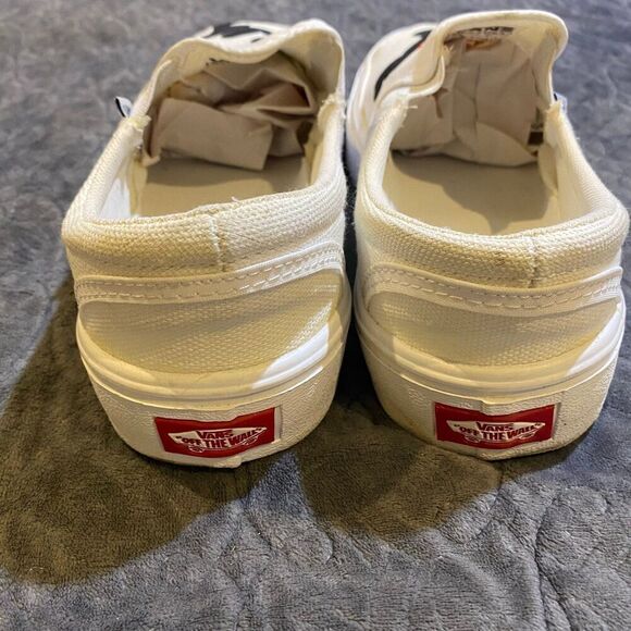 Hand painted Mickey and Minnie Vans Size 7 - Picture 5 of 11